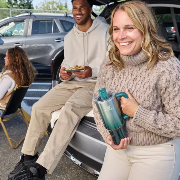 Stanley Tumbler Cup - Picture 3 of 16